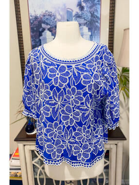 Solitaire Blue and White Floral Embroidered Blouse size xl